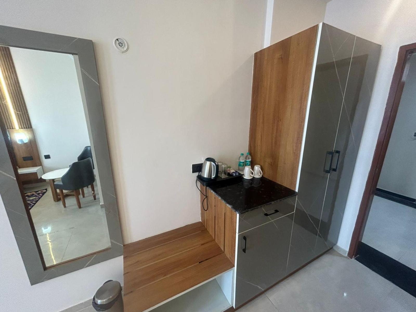 Cloud9 Stays Lucknow Exterior foto